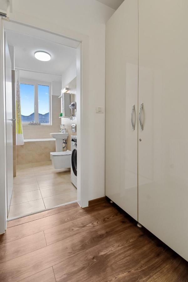 Modern In New Building With Panoramic View Appartement Braşov Buitenkant foto