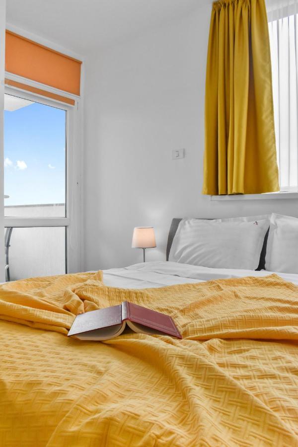 Modern In New Building With Panoramic View Appartement Braşov Buitenkant foto